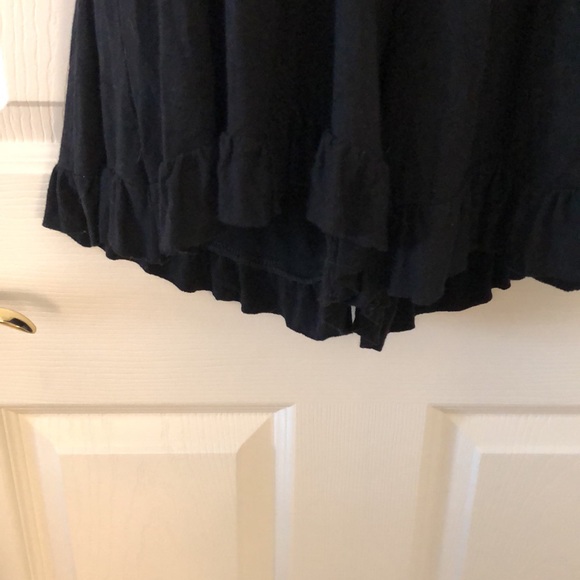 Black Flutter Sleeve Romper - Picture 4 of 15